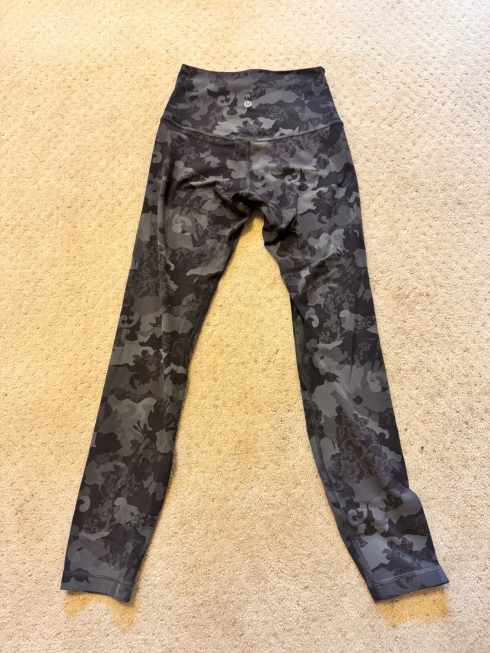Women's Lululemon Size 4 Black Grey Camo Leggings NWOT